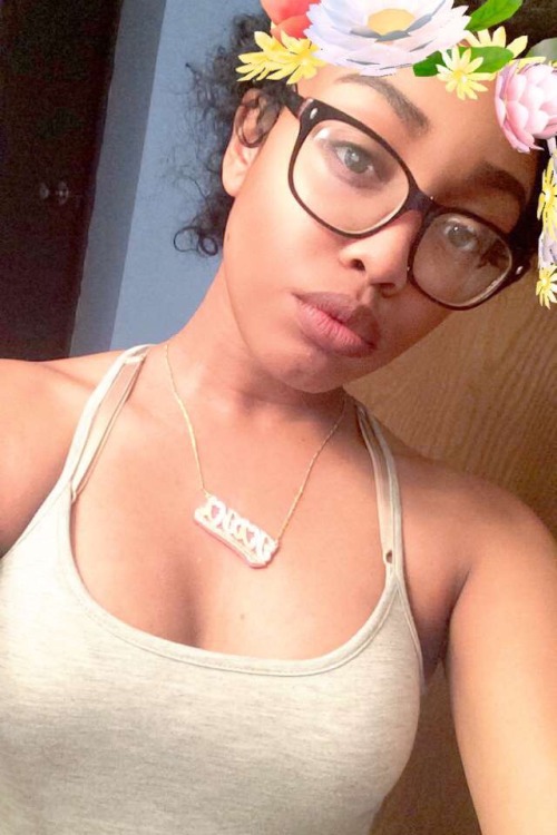 badgyal-k:  crownfullofcurls:  badgyal-k:  I don’t have a clever caption, sorry.  SC: bad_kiki  You are so pretty 😊  Thank you so much! So are u!