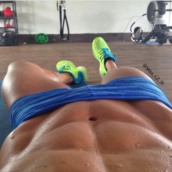 fitgymbabe:  From Instagram: girlswholift - Check out more of