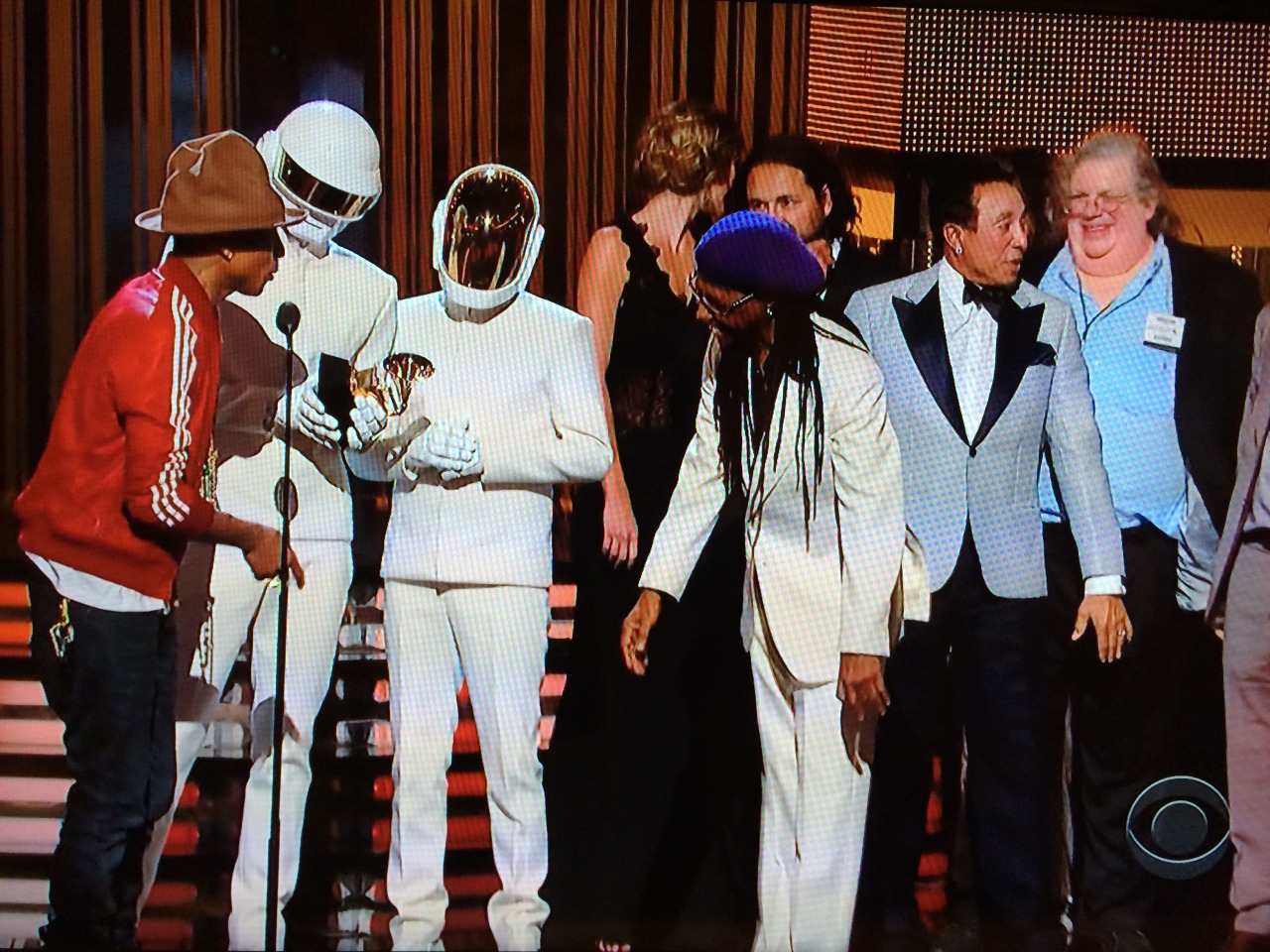 itslowrend:  Daft Punk wins Record of the Year! 