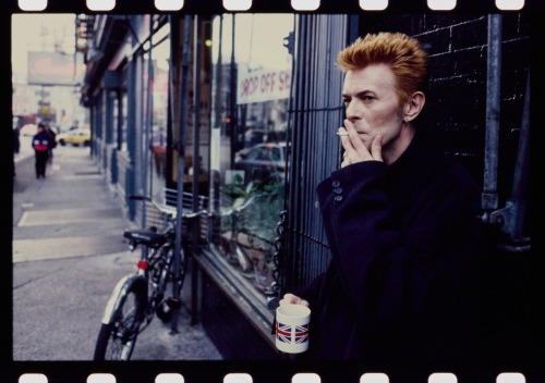 night-spell:David Bowie outside Tea and Sympathy in Greenwich Village, New York City, 10th January