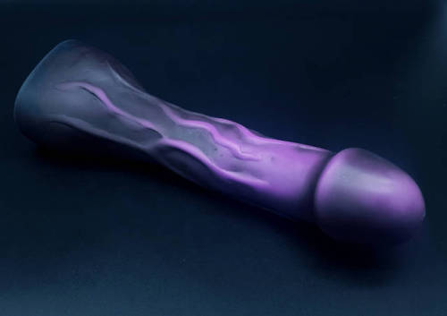 The Renowned Gentleman - Handmade Color Changing Platinum Silicone Dildo