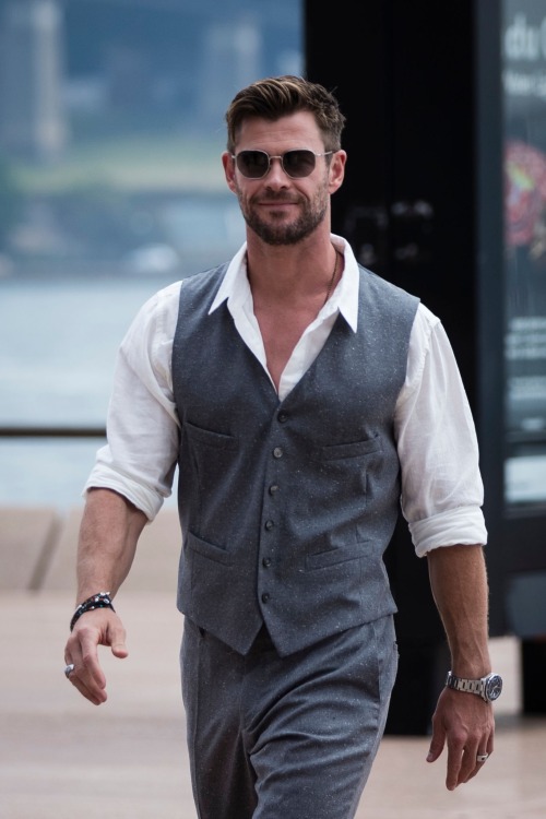 imageshq: CHRIS HEMSWORTHTourism Australia Philausophy Campaign Preview › October 30, 2019.