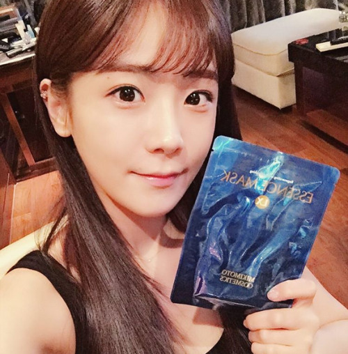 SoYul (Crayon Pop) - Selca