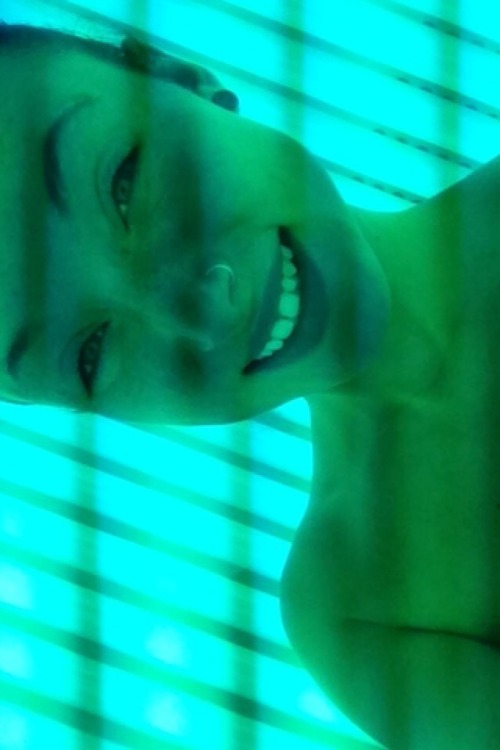 iambettymay:  Tan with me(;