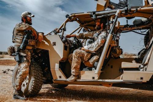 Canadian Special Operations Regiment and Mauritanian soldiers during Exercise Flintlock 2017.