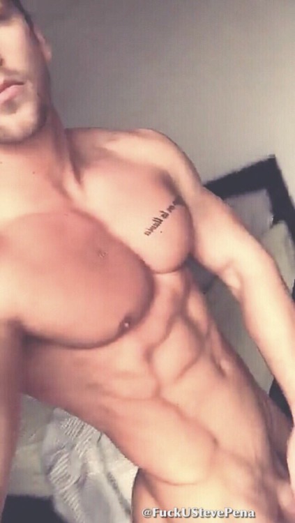 fuckyoustevepena:  Joss Mooney’s Dick Slip with Booty Flash.