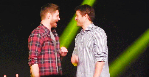 armellin:  castielplusmisha:  Oh God this is one of my favourite Misha smiles ever