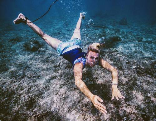 A wild @nicoleeddy appears in her natural habitat shot on 1Dx mkII with @aquatech_imagingsolutions w