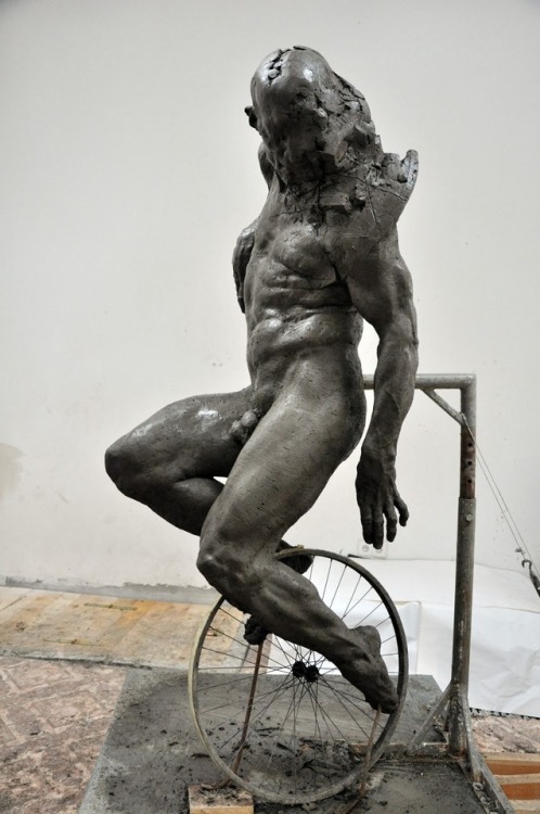 sculpturegallery:by GRZEGORZ GWIAZDA