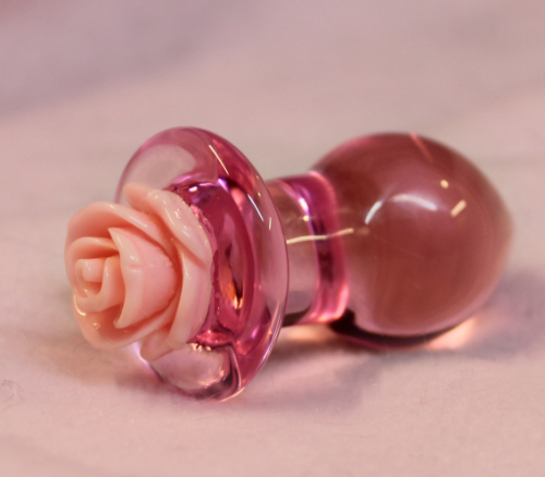 kittensplaypenshop:Rose plug ^_^