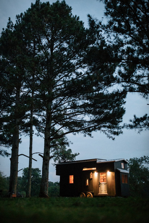 goodwoodwould: Good wood - I think this is the second or maybe third little home I’ve posted and thi