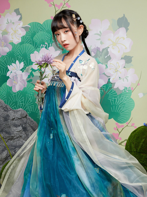 hanfugallery:chinese hanfu by 十三余 