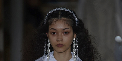 driflloon:  faces @ simone rocha