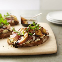 do-not-touch-my-food:  Peach Bruschetta with Ricotta and Prosciutto
