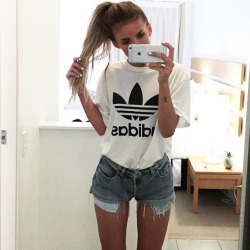 L A B E L L A