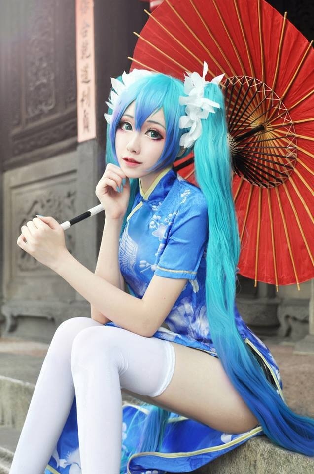 cosplayhotties:  Hatsune Miku by MM-yam 