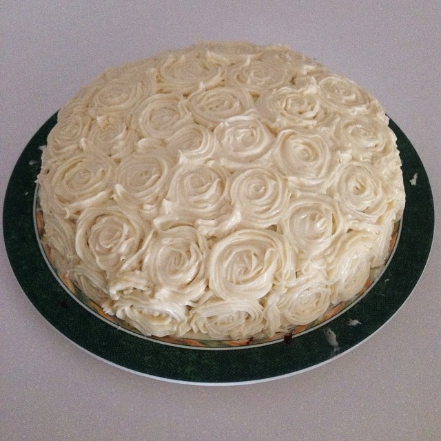 Today I frosted a rose cake to varying degrees of success.