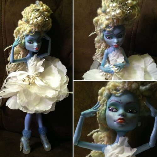 Monster High Custom Abby Bominable by TerribleToadQueen