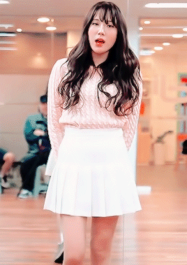 girlqroup:luda singing iu’s love of b ♡