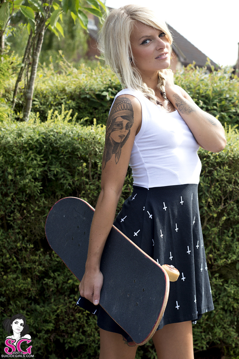 Rach Notonix (England) - Â Afternoon SkateIf you are Suicide Girls Members, you