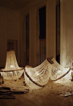  “Tom Guinness with Chandelier Shards”, Bedford Square, London, 2010, photographed by Tim Walker. 