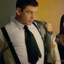 avacrwder:➳ guzmán + suits (requested by @benwyatti​)