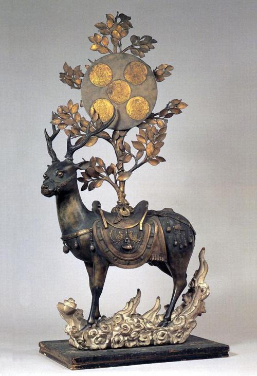 historyarchaeologyartefacts: Deer with a tree on its back, holding up a mandala. Japan, Nanboku-chō period, 14th century [650x950] Source: https://reddit.com/r/ArtefactPorn/comments/dlzmc7/deer_with_a_tree_on_its_back_holding_up_a_mandala/ 