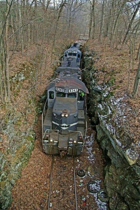 doyoulikevintage:  Vintage train