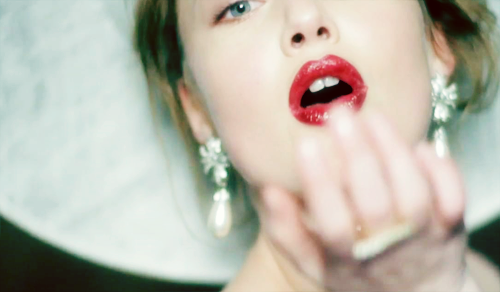 mashamorevna:  Holliday Grainger for Hunger Magazine (x) 