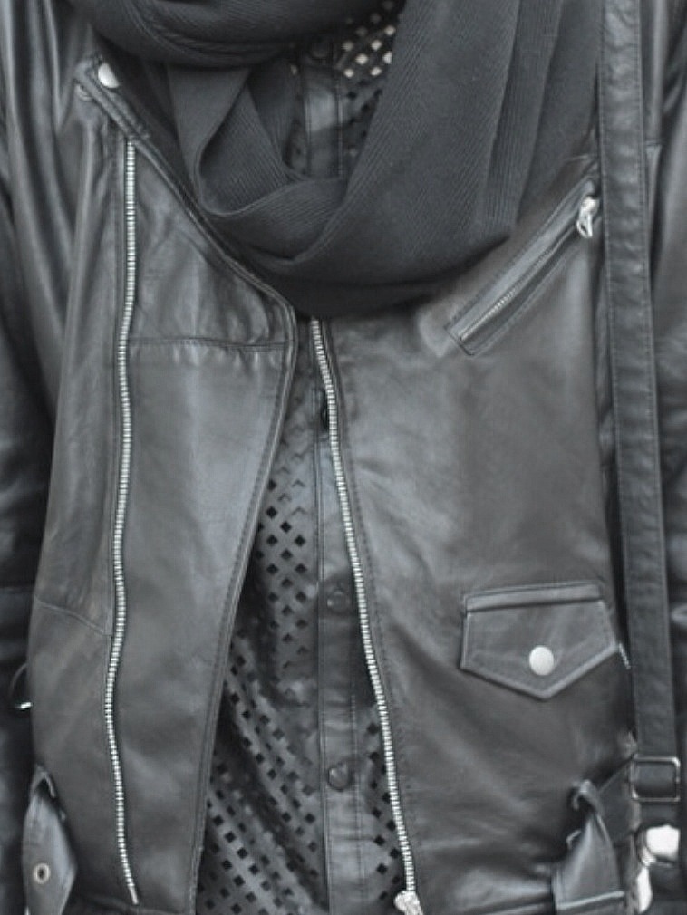 overdeauxis:  Follow Overdeauxis, The Streetfashion Bible!