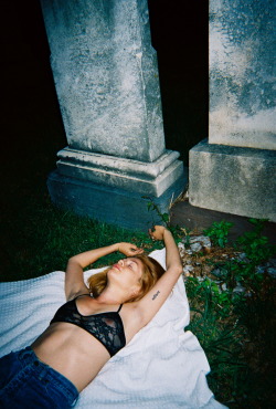 death-vallly:  aciddaisies:   soft grunge/models 