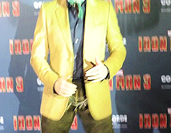 theloveableloner:  robertdowneyjrsbitch: Robert Downey Jr. attempts a traditional Bavarian dance while wearing lederhosen at the Iron Man 3 photocall in Germany. And yes, this is real life.  UGHHHH DEM CALVES!!!