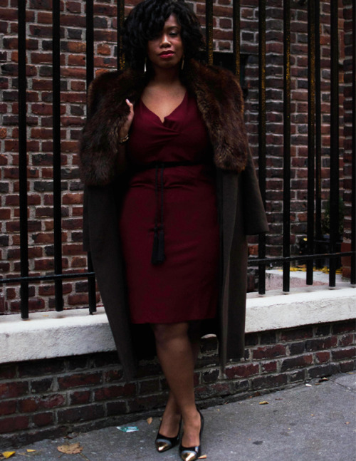 youngblackandvegan:  pinkfetishmss:  masquemag:  my Holiday 2013 Dress Lookbook is up - there’s sequins, midi lengths, velvet…oh my!   LLOOORD JESUS YAAASSS! This look is everything!   glory