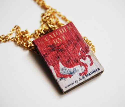mentalflossr:  Wear Your Favorite Book Around Your Neck