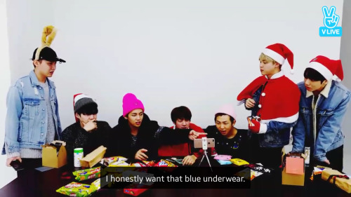 ehoseoki: All for Hoseok’s blue underwear