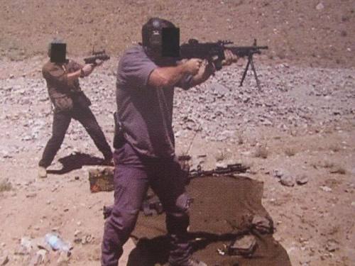 feelingfroggyincorporated:“Who Dares Wins” 