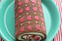  white chocolate &amp; strawberry cake roll 