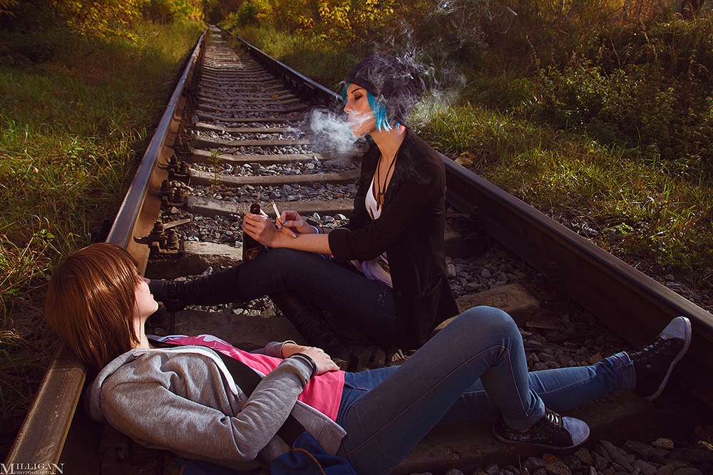 Life is Strange cosplayAnne as MaxTorie as Chloephoto by me