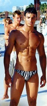 speedofan98:  www.speedofan98.tumblr.com 