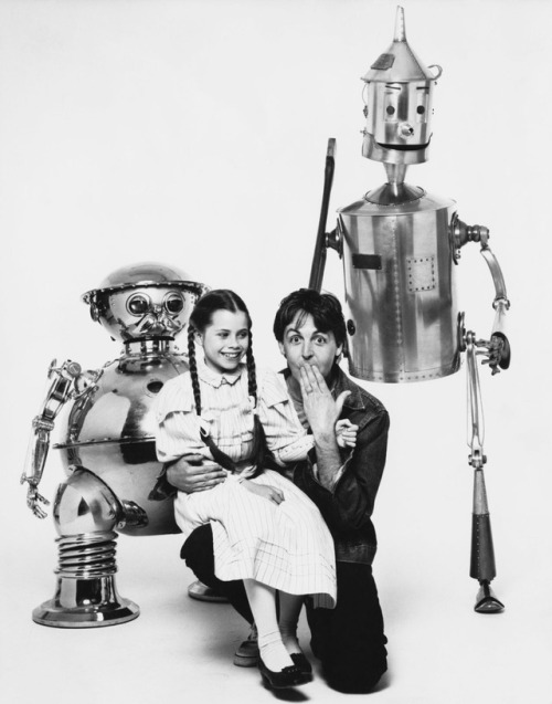 Tik-Tok, Dorothy, the Wizard of Kintyre, and the Tin Woodman. Photo from the set of that weird, scar