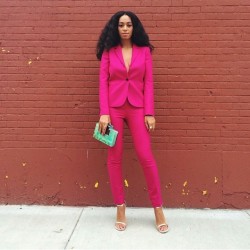 getfussy:  HAIR INSPIRATION: gorgeous look @saintrecords #hairinspiration #hairstyle #bighairdontcare #wigs #trialsntresses #carolsdaughter #solange 