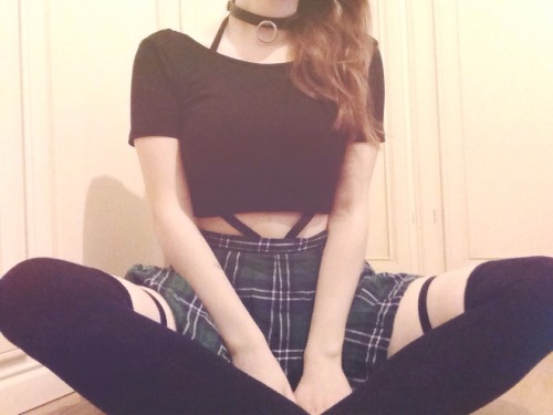 lace-and-claws:  “Sit down and take a deep breath.”