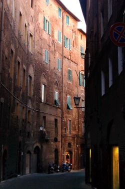 breathtakingdestinations:   Siena - Italy (by mr.donb) 