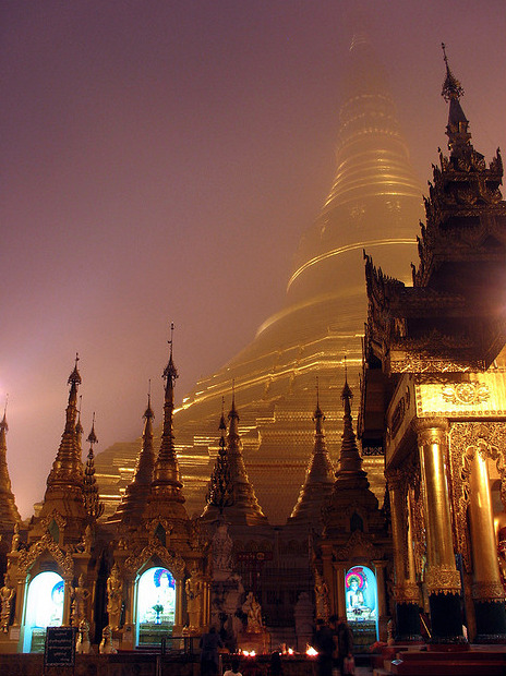 westeastsouthnorth:  Shwedagon, Rangoon, Burma 