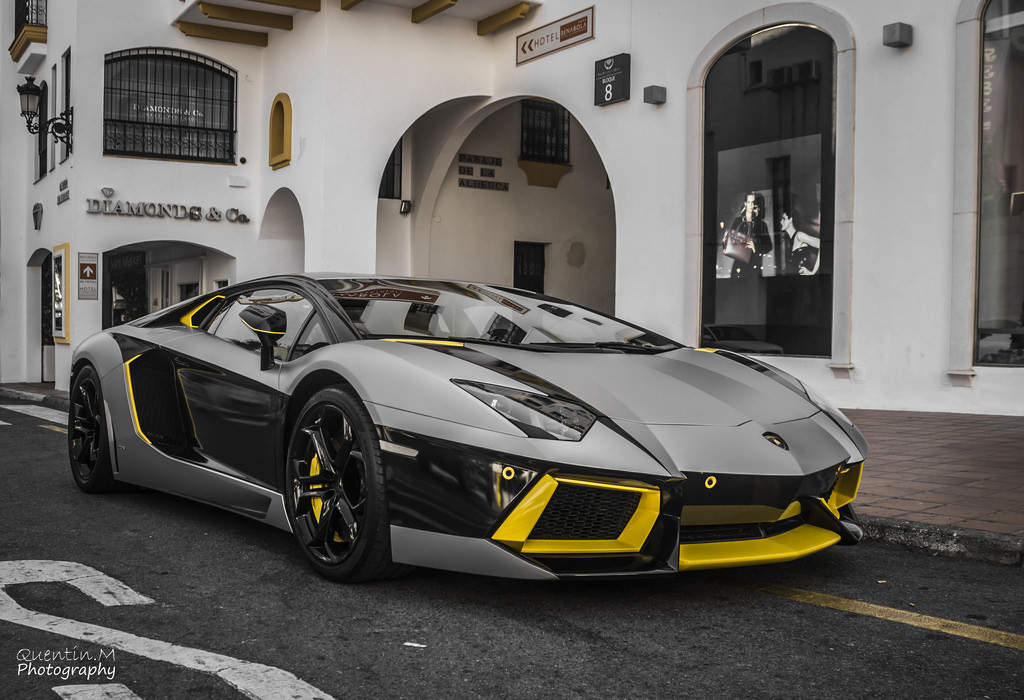 maseratiman:  crash—test:  Aventador (by Qentmartstyle)