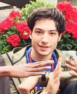 jaded4fox:  Apparently Ezra Miller cut his hair recently. Okay then.