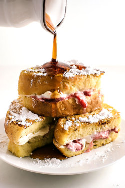 Sweetoothgirl:  Classic Strawberry Stuffed French Toast 