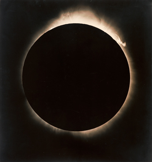 spoliamag:Lewis P. Tabor, American (1900-1974). Solar Eclipse, 1925. Gelatin silver print.