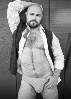 daviebear:  nippig: http://nippig.tumblr.com/archive  DavieBear here and I love men all types of men :):) HUGS daviebear.com 