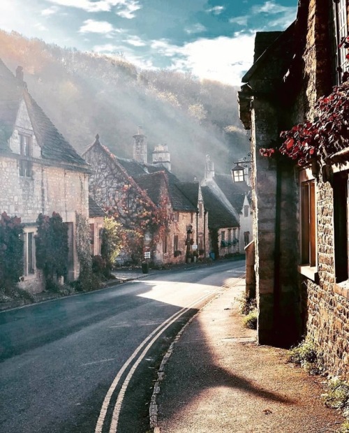 myfairylily:Castle Combe | @anya.g.rowe  